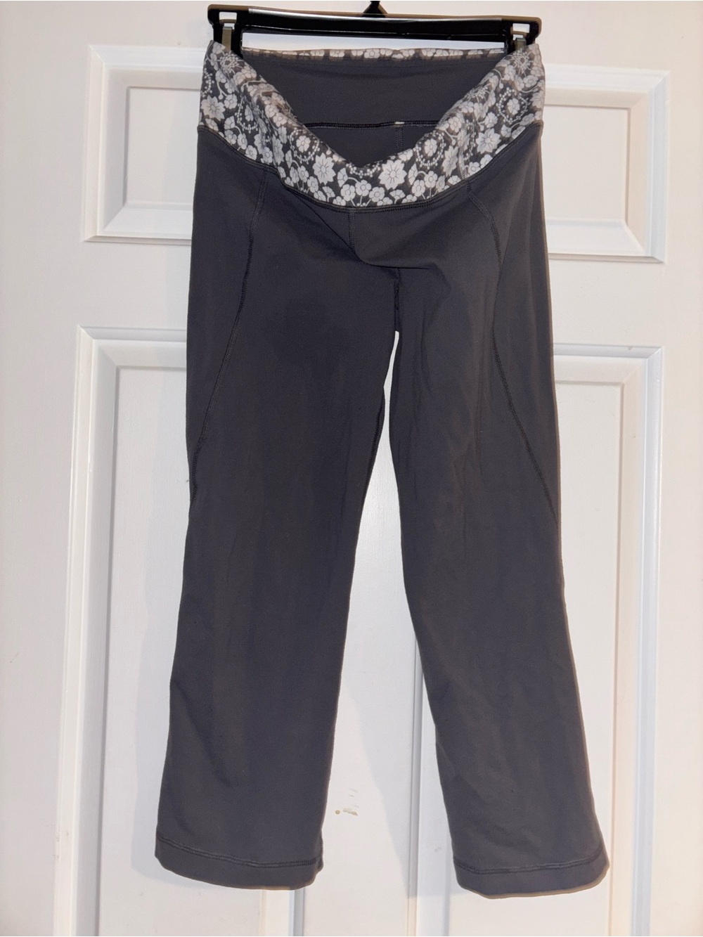 lululemon Charcoal Gray Capri Leggings with Floral Waistband